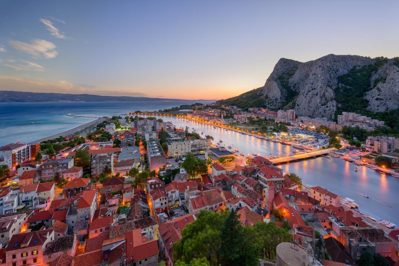 Pirates' Bay Apartment - Omiš Exteriér fotografie